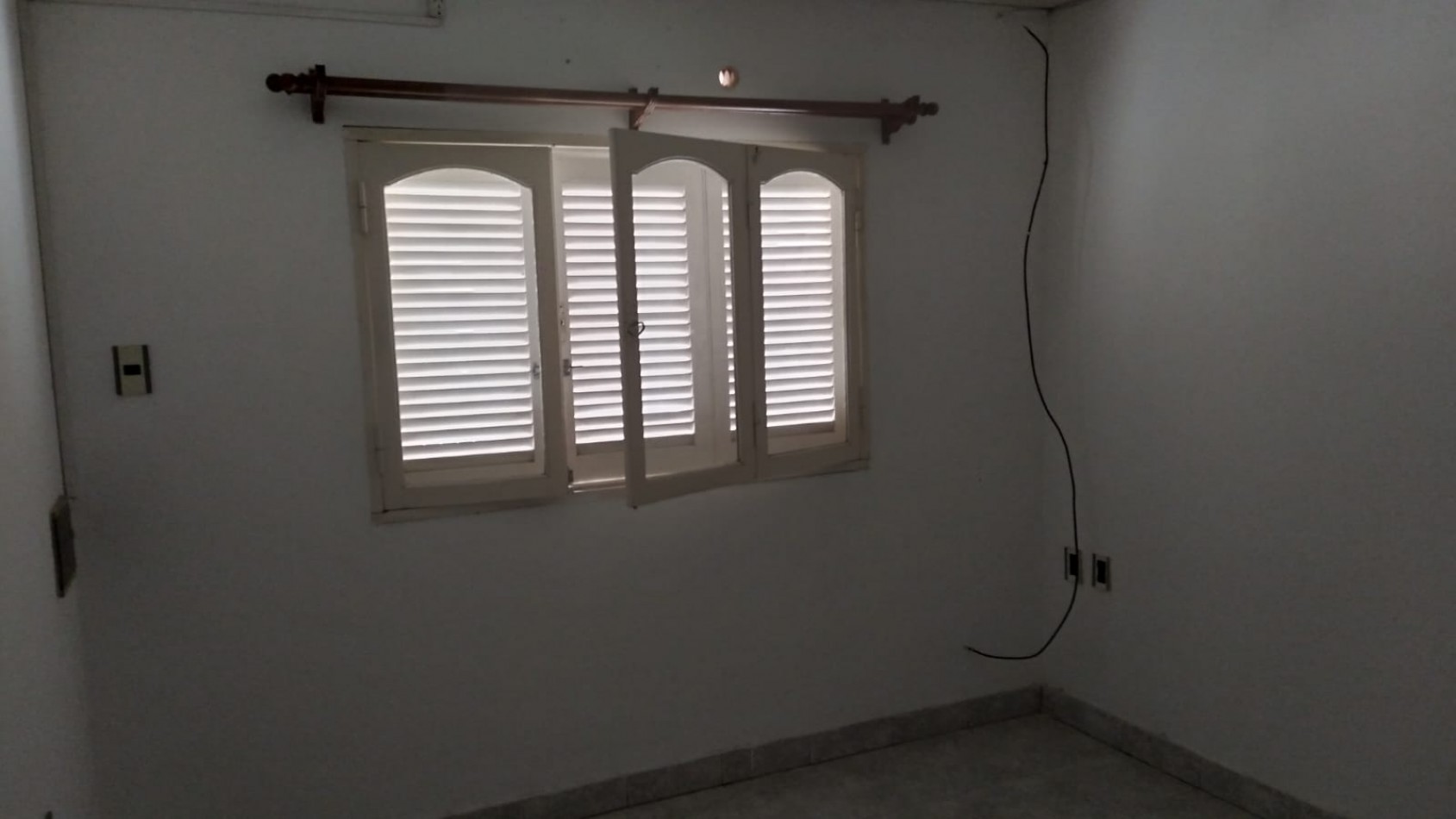 SE ALQUILA CASA 1 DORMITORIO EN B° BELGRANO