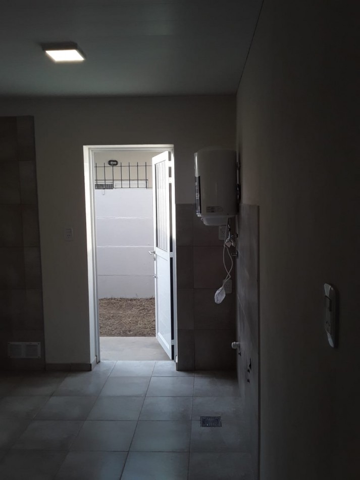 SE ALQUILA MUY LINDO DPTO EN LA CAÑADA
