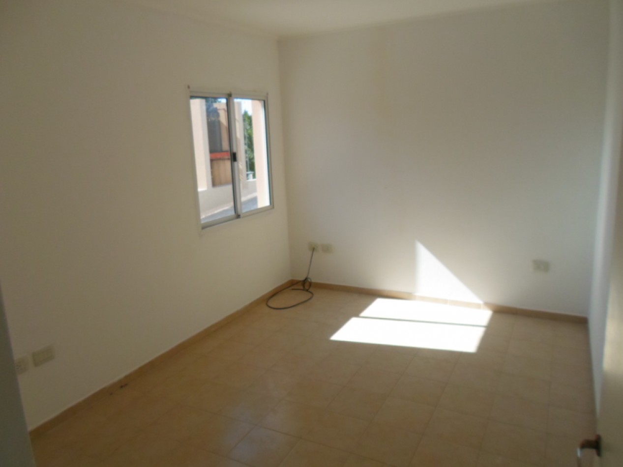 SE ALQUILA CASA EN BARRIO BELGRANO