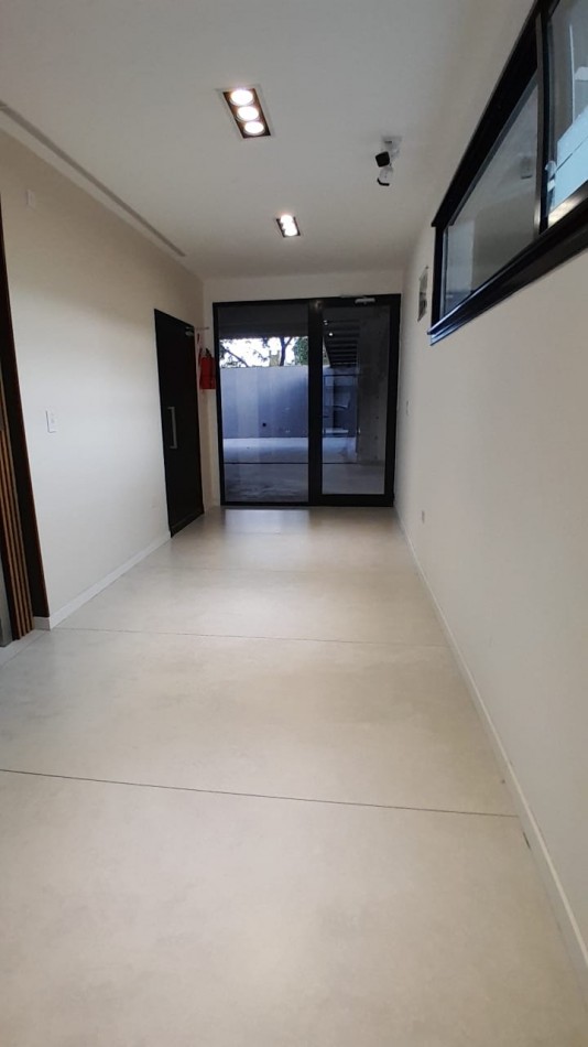 SE ALQUILA EXCELENTE DPTO DE 1 DORM CON COCHERA