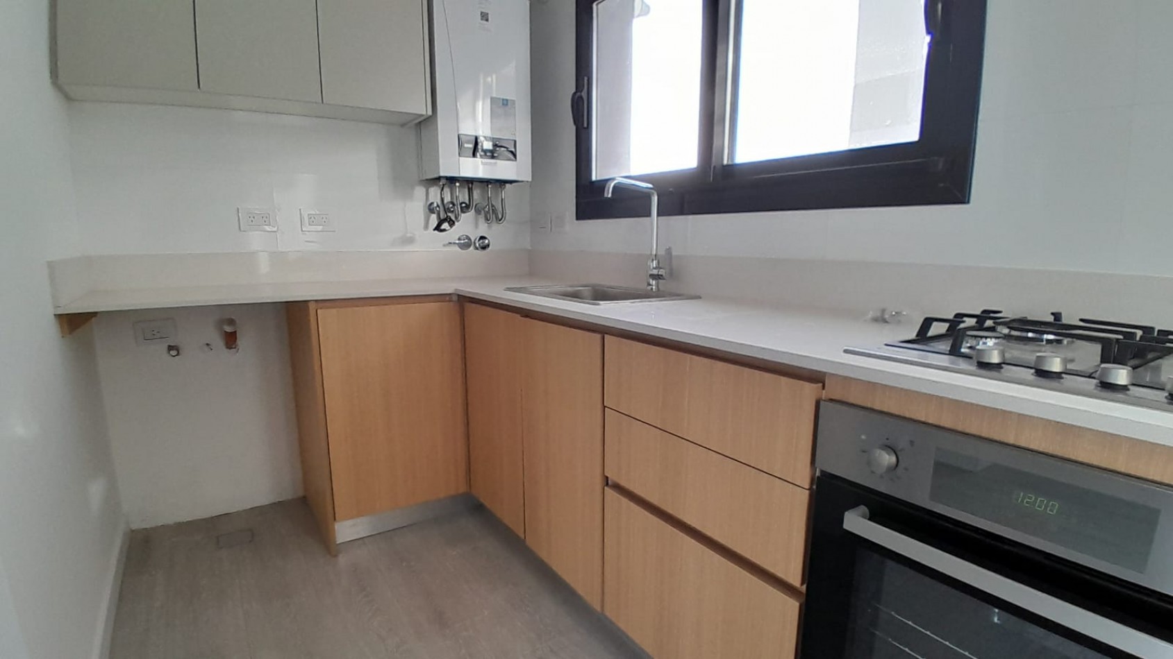 SE ALQUILA EXCELENTE DPTO DE 1 DORM CON COCHERA