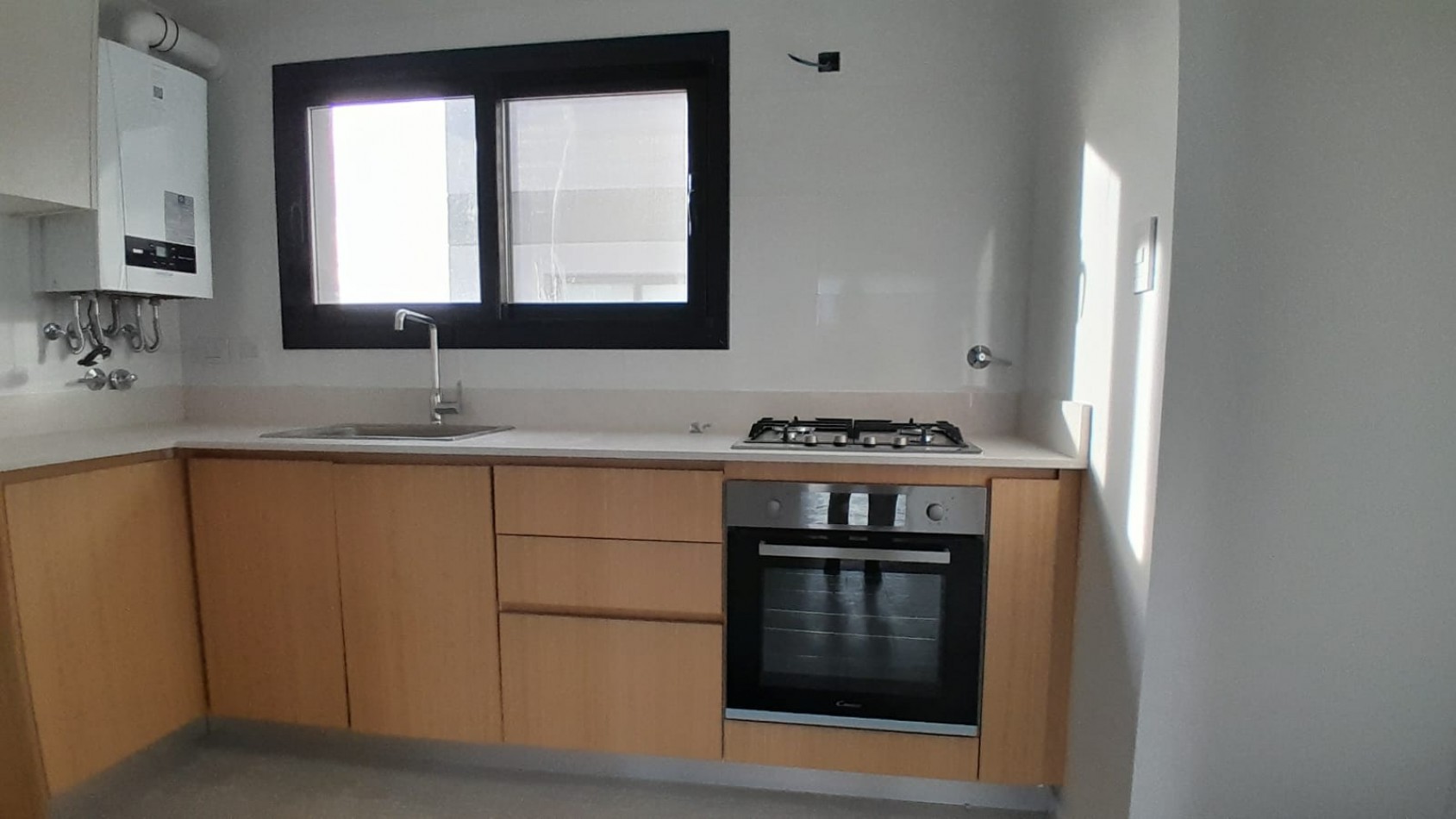 SE ALQUILA EXCELENTE DPTO DE 1 DORM CON COCHERA