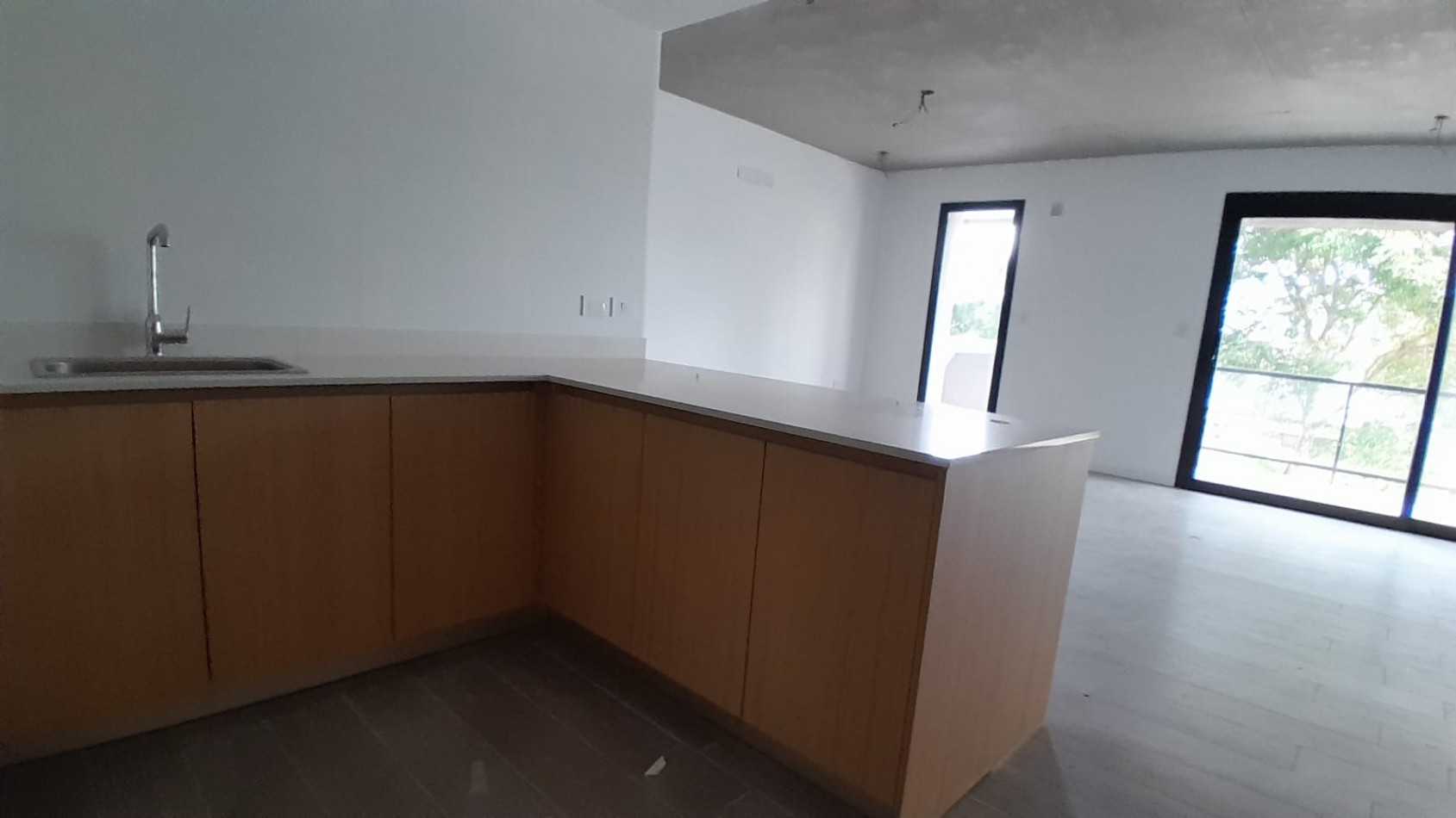 SE ALQUILA EXCELENTE DPTO DE 2 DORM CON COCHERA