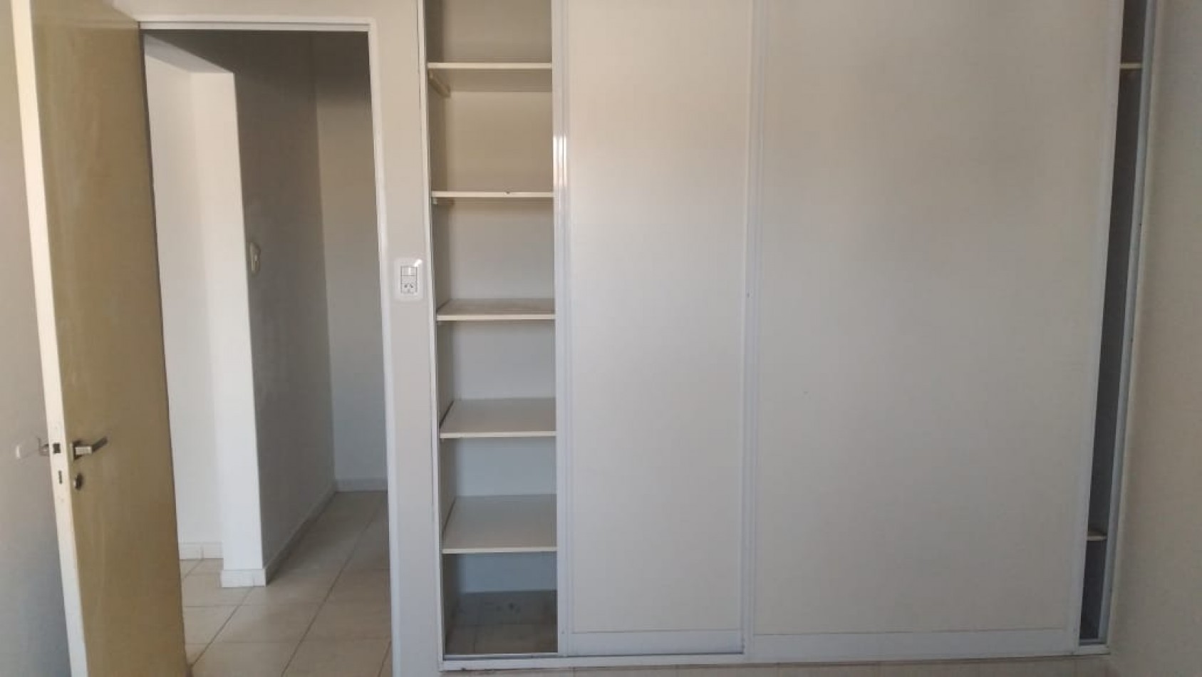 SE ALQUILA DPTO 1 DORM PLANTA ALTA