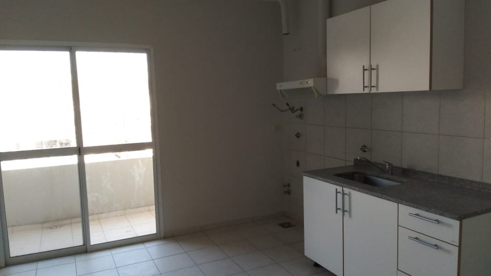 SE ALQUILA DPTO 1 DORM PLANTA ALTA