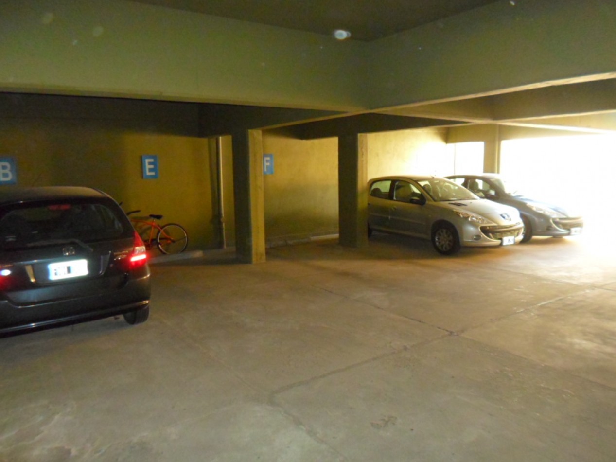SE ALQUILA DPTO 2 DORM CENTRICO