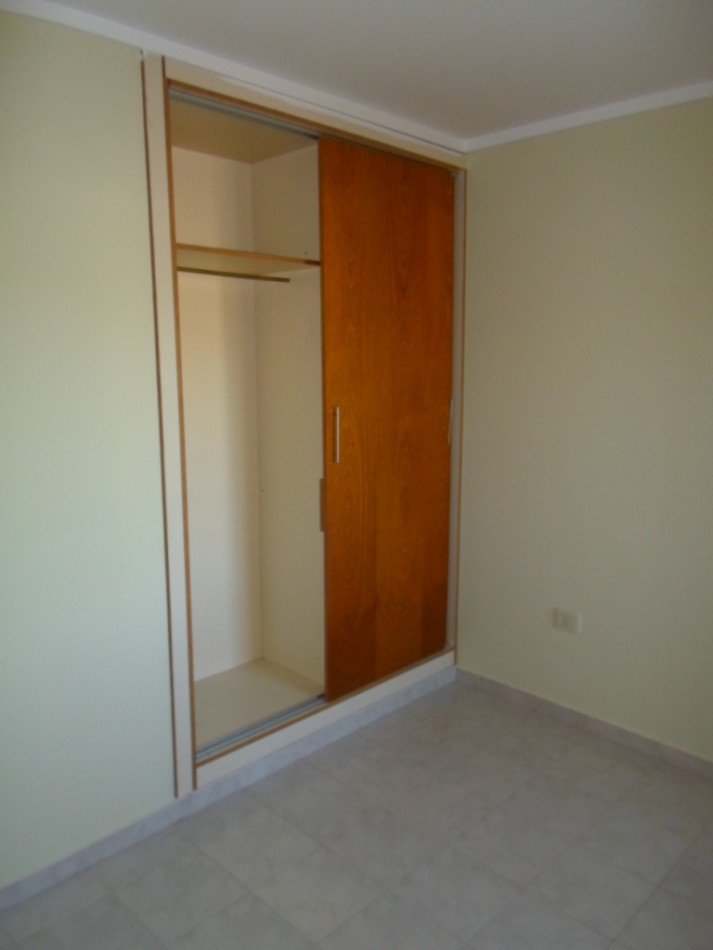 SE ALQUILA DPTO 2 DORM CENTRICO