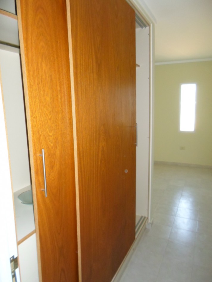 SE ALQUILA DPTO 2 DORM CENTRICO