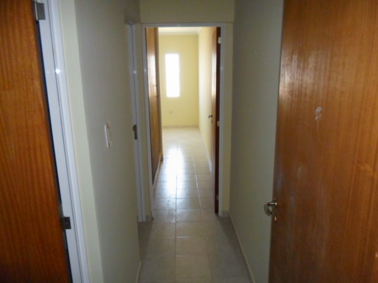 SE ALQUILA DPTO 2 DORM CENTRICO