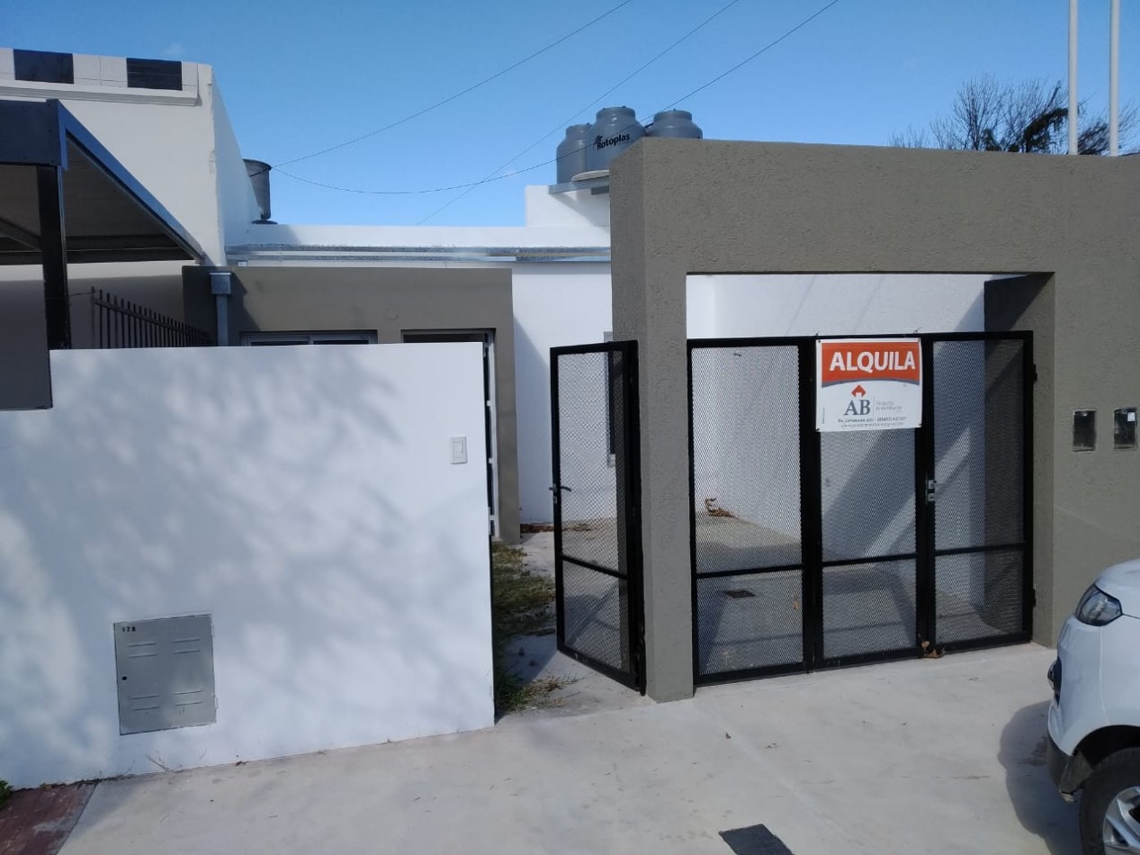SE ALQUILA CASA 1 DORM EN B| SARMIENTO