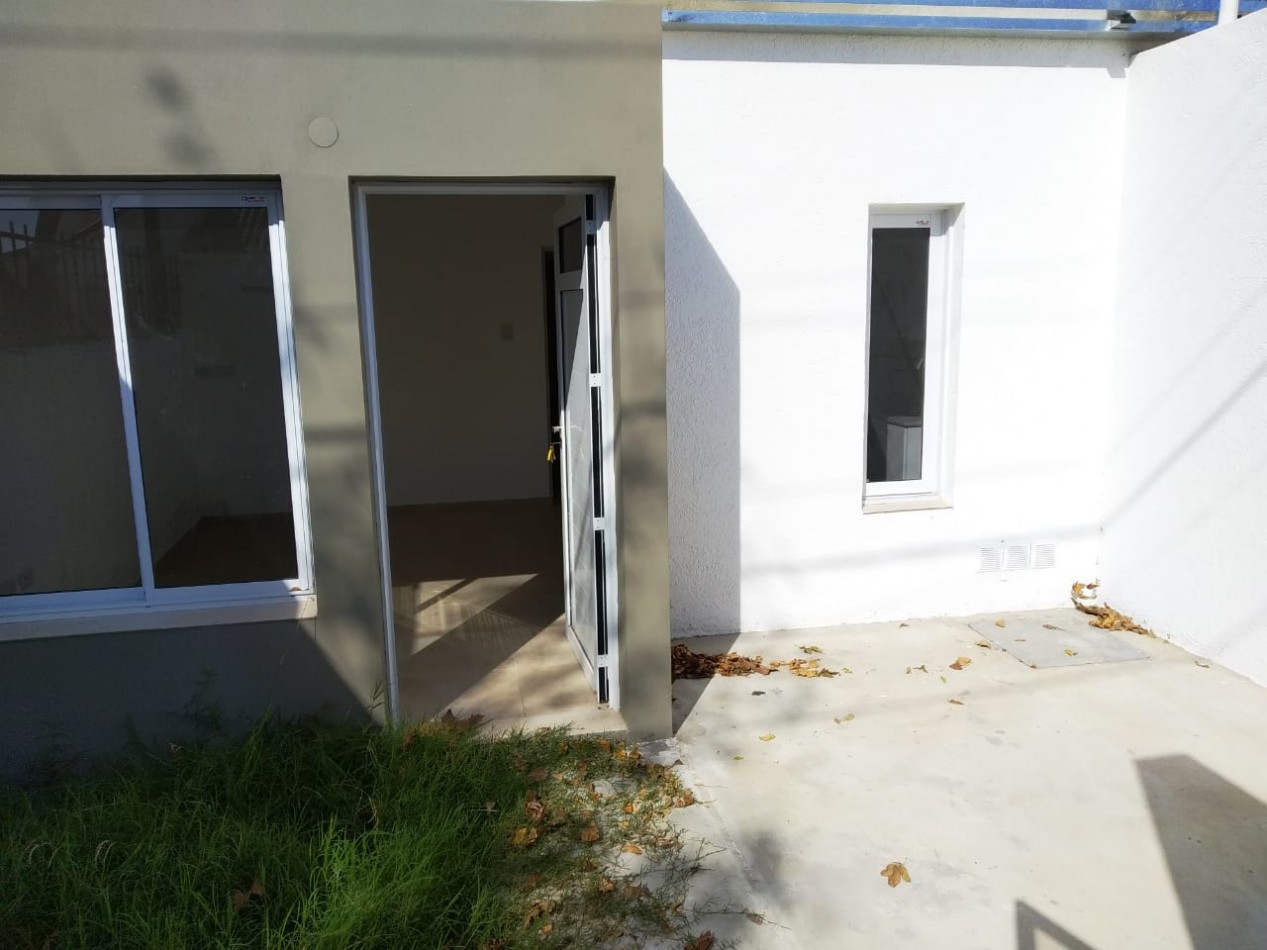 SE ALQUILA CASA 1 DORM EN B| SARMIENTO