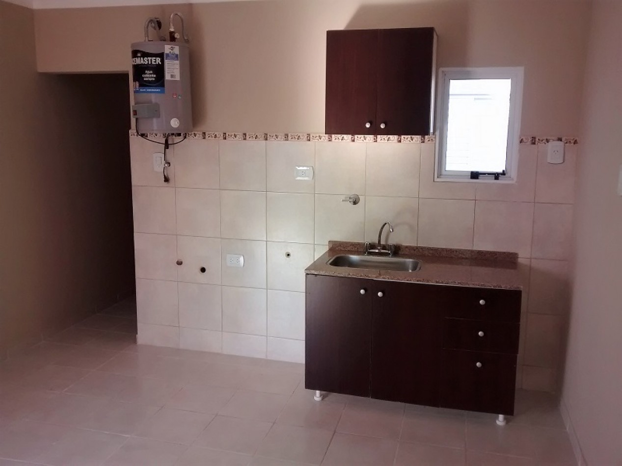 SE ALQUILA DPTO 1 DORM EN B° 9 DE JULIO