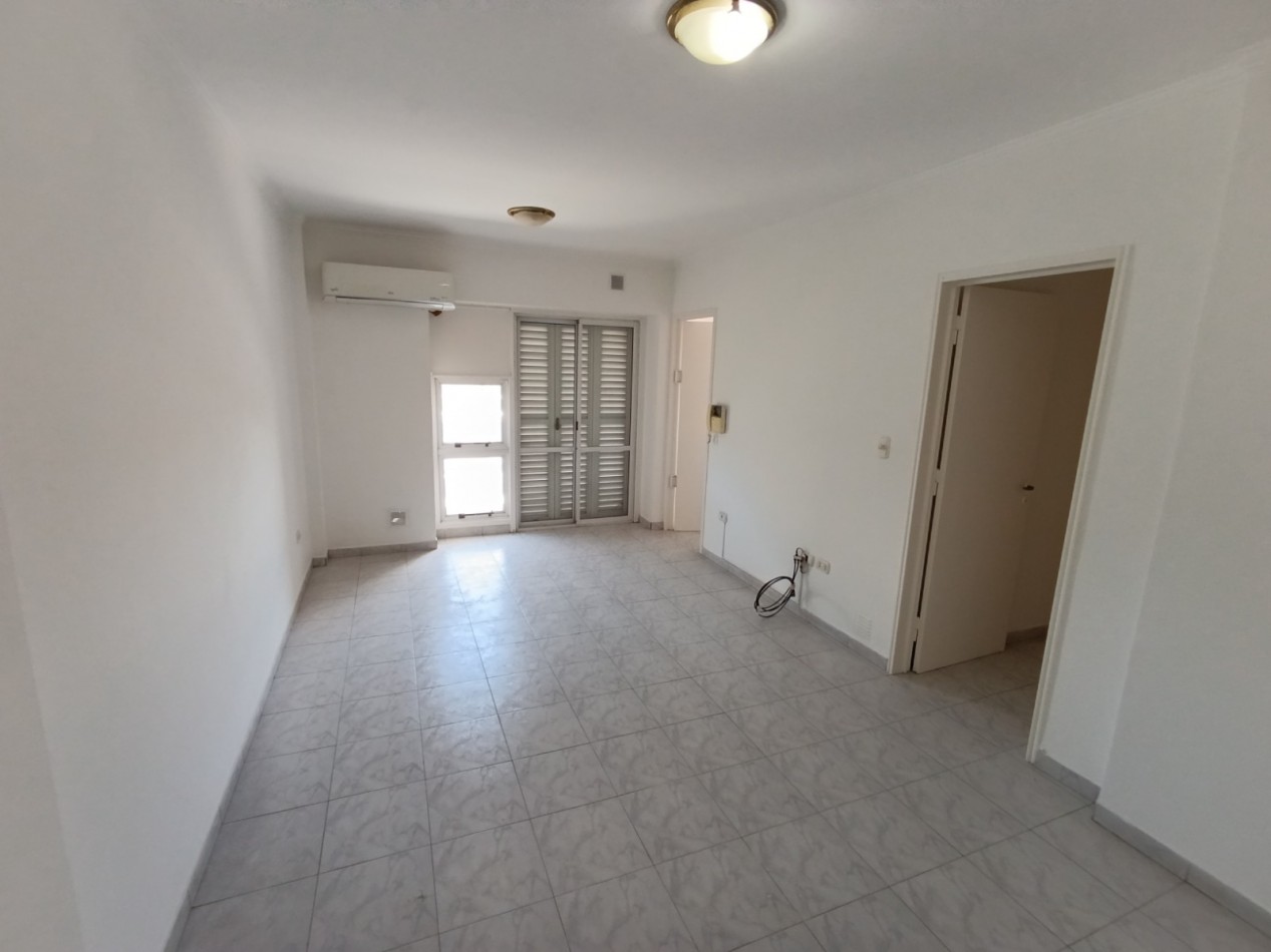 SE ALQUILA DPTO 2 DORM CENTRICO CON COCHERA