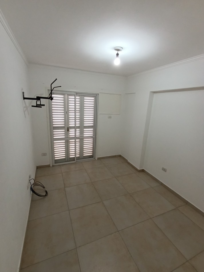SE ALQUILA DPTO 2 DORM CENTRICO CON COCHERA