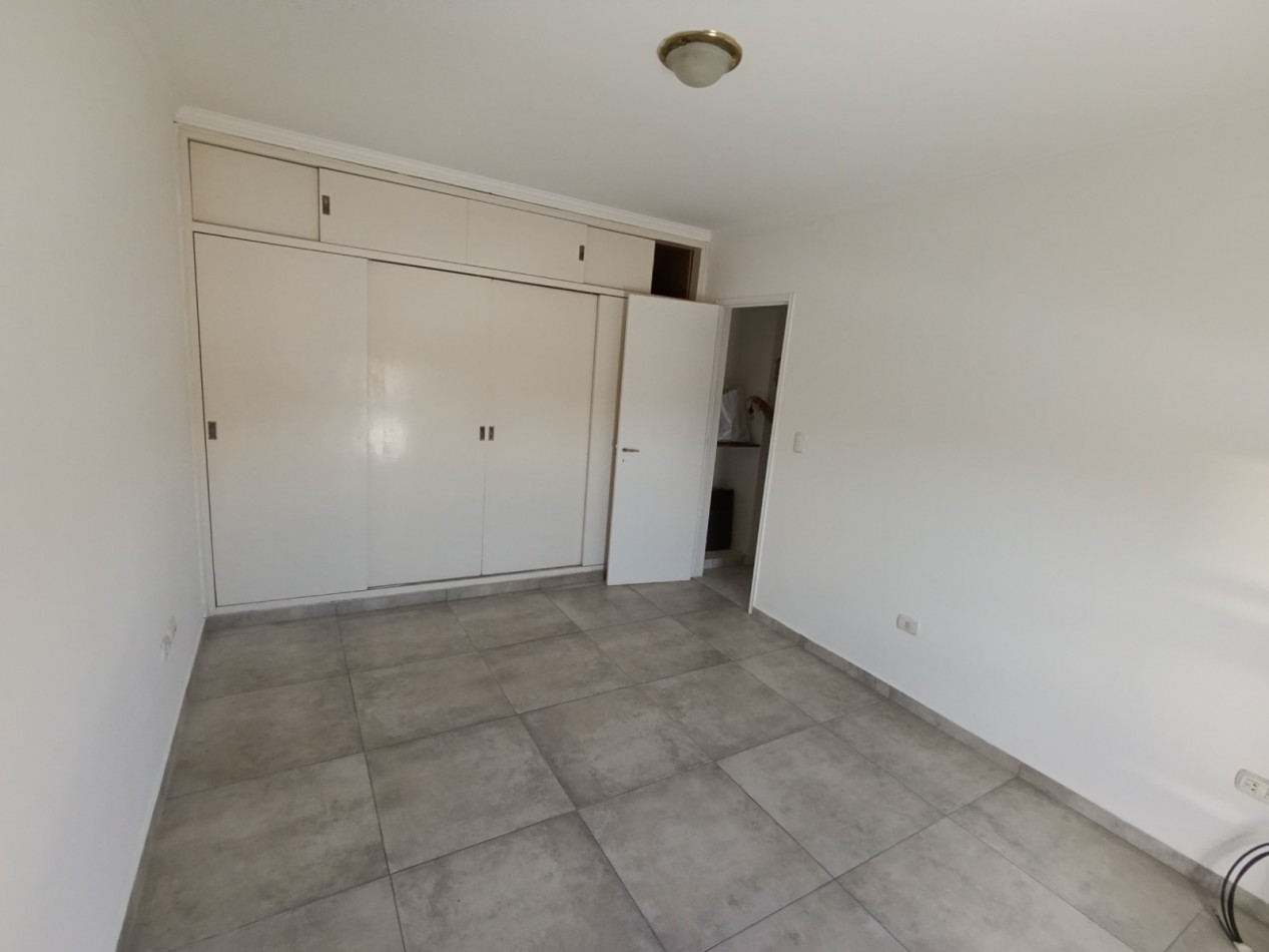 SE ALQUILA DPTO 2 DORM CENTRICO CON COCHERA