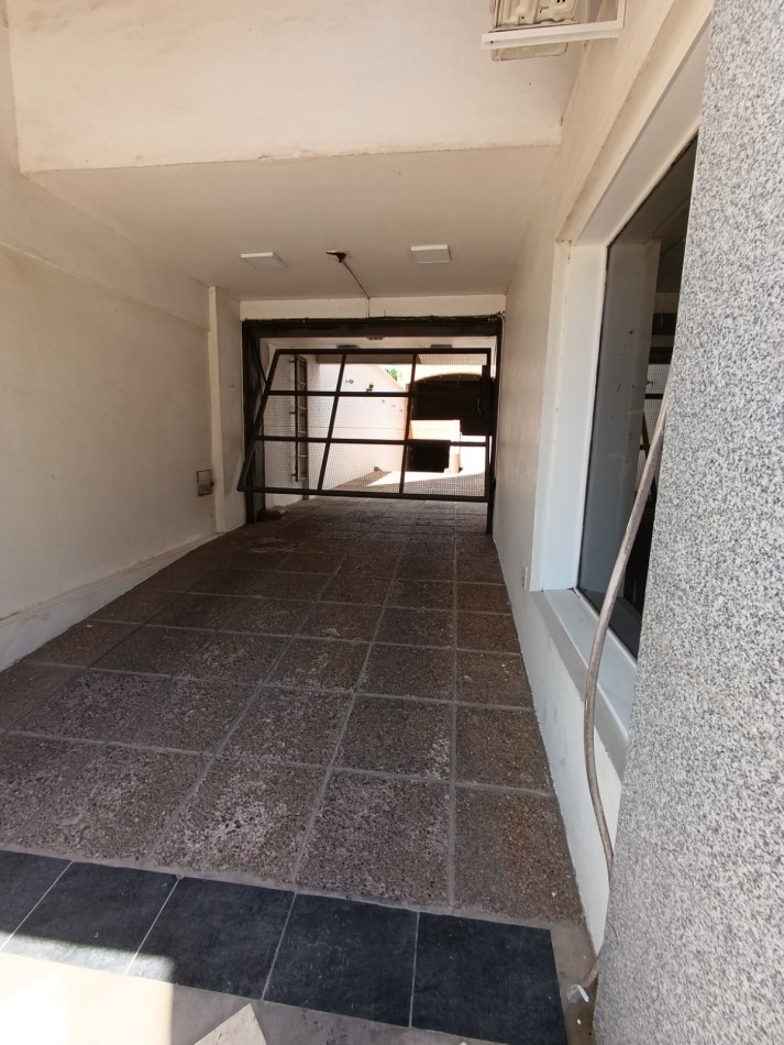 SE ALQUILA DPTO 2 DORM CENTRICO CON COCHERA