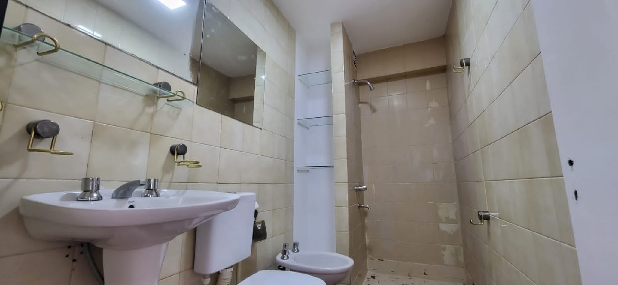 SE ALQUILA DEPARTAMENTO