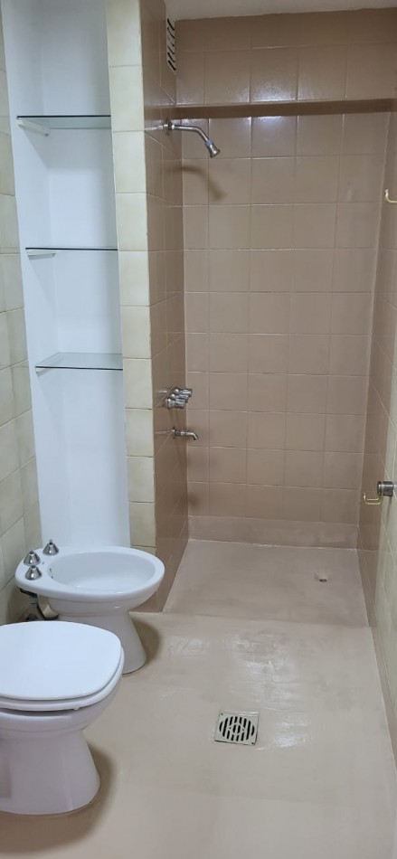 SE ALQUILA DEPARTAMENTO