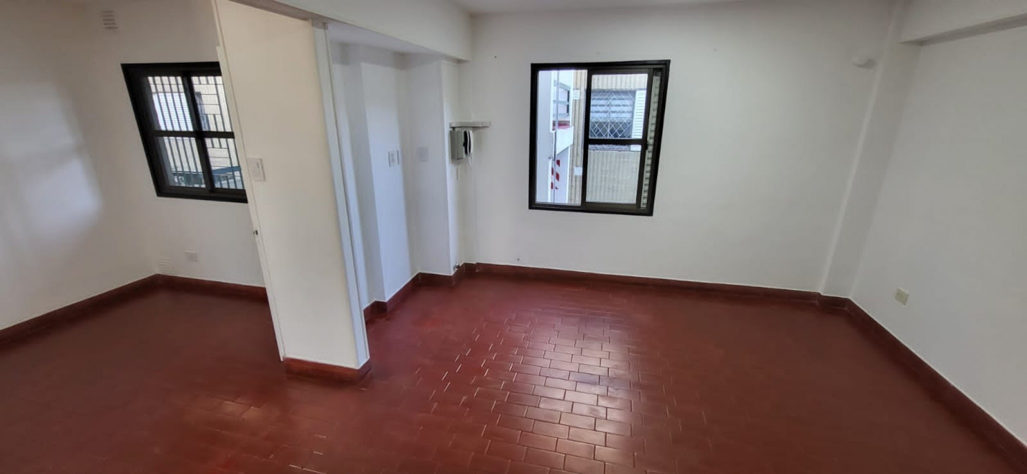 SE ALQUILA DEPARTAMENTO