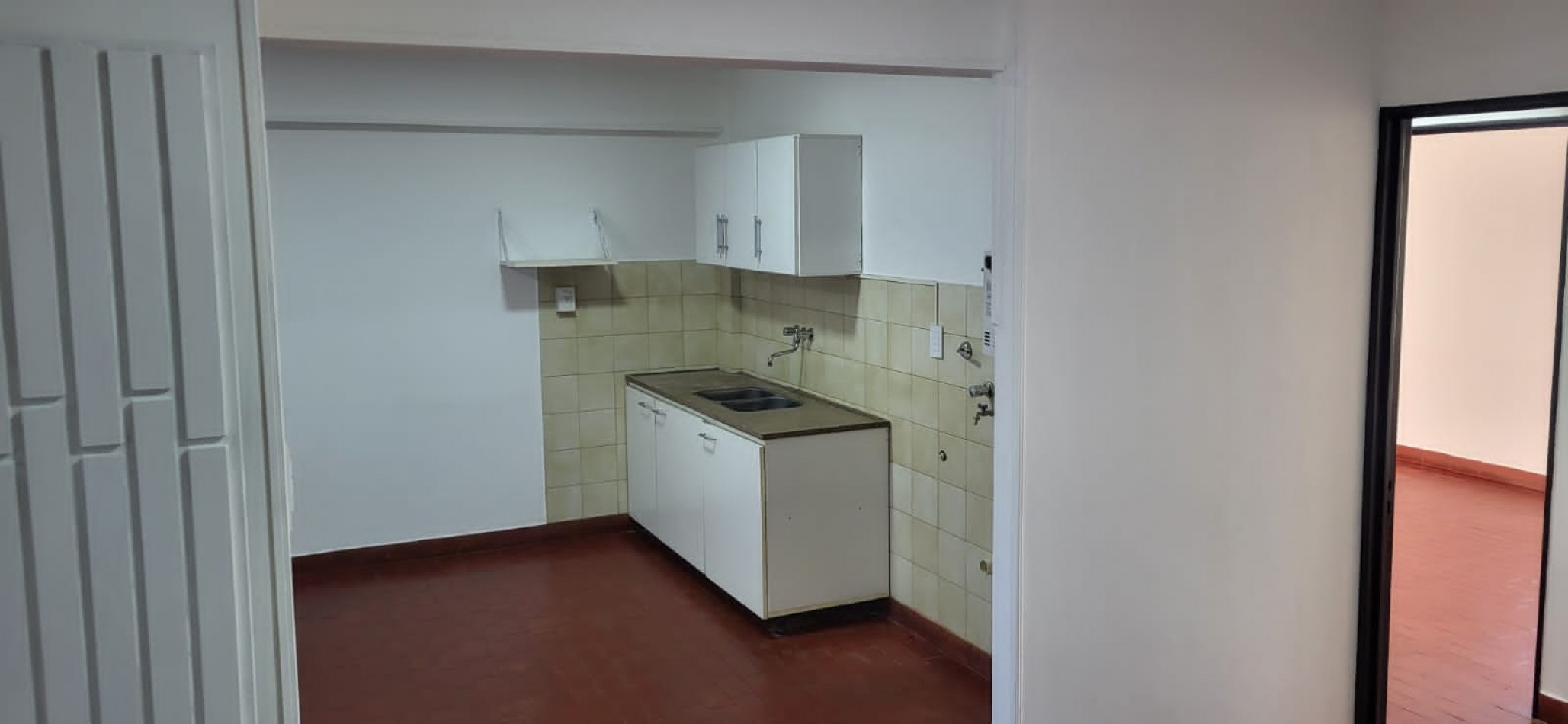 SE ALQUILA DEPARTAMENTO