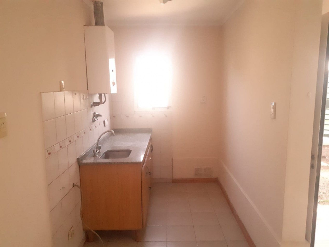 SE ALQUILA CASA EN BARRIO BELGRANO