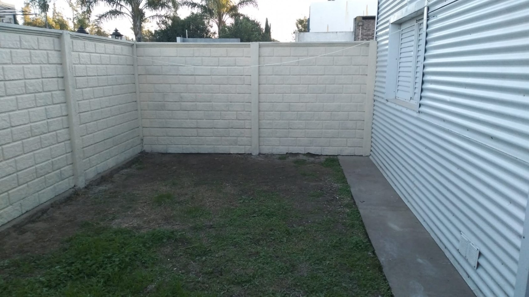 SE ALQUILA DPTO 2 DORM EN B° EL BOSQUE