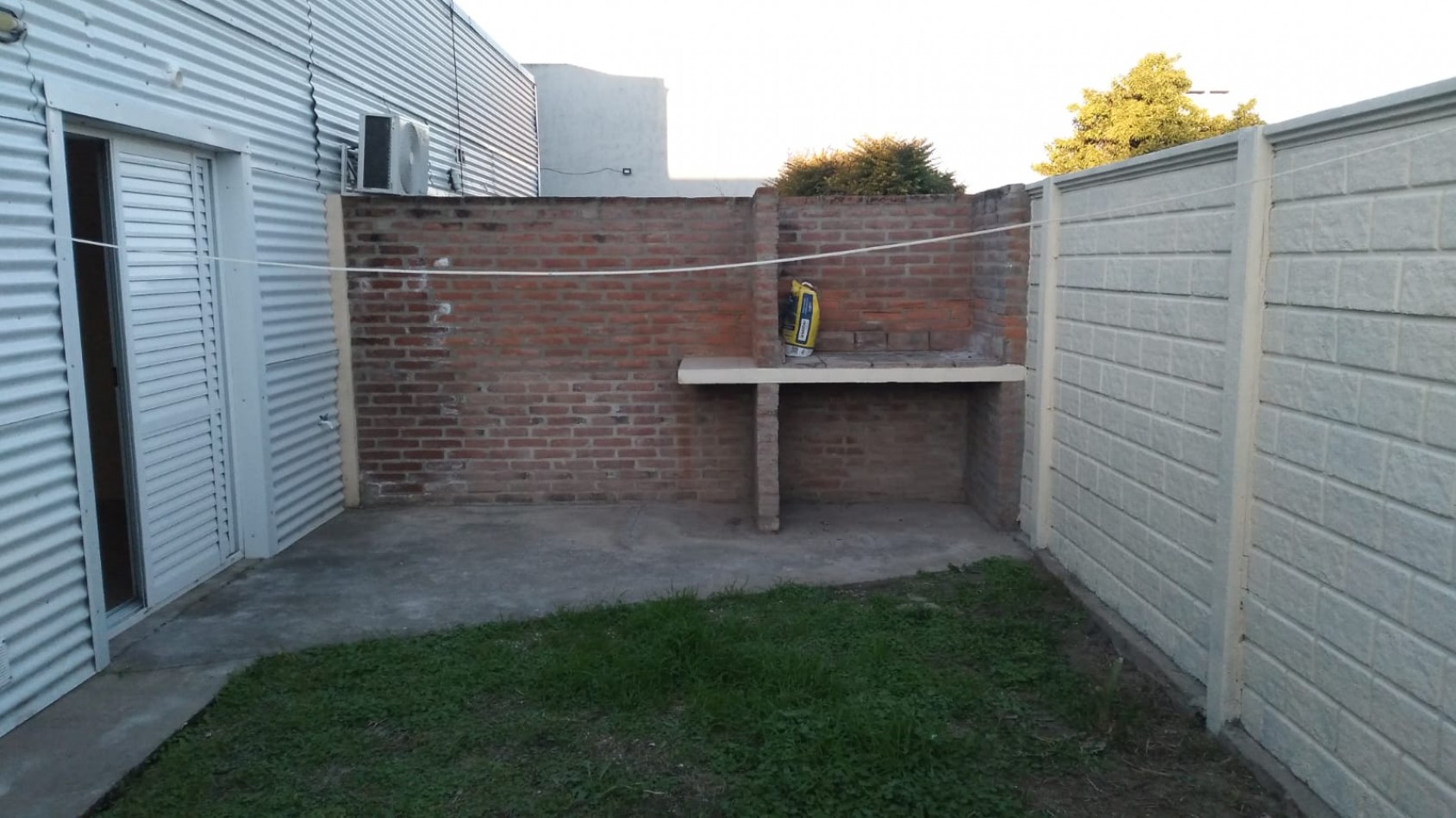 SE ALQUILA DPTO 2 DORM EN B° EL BOSQUE