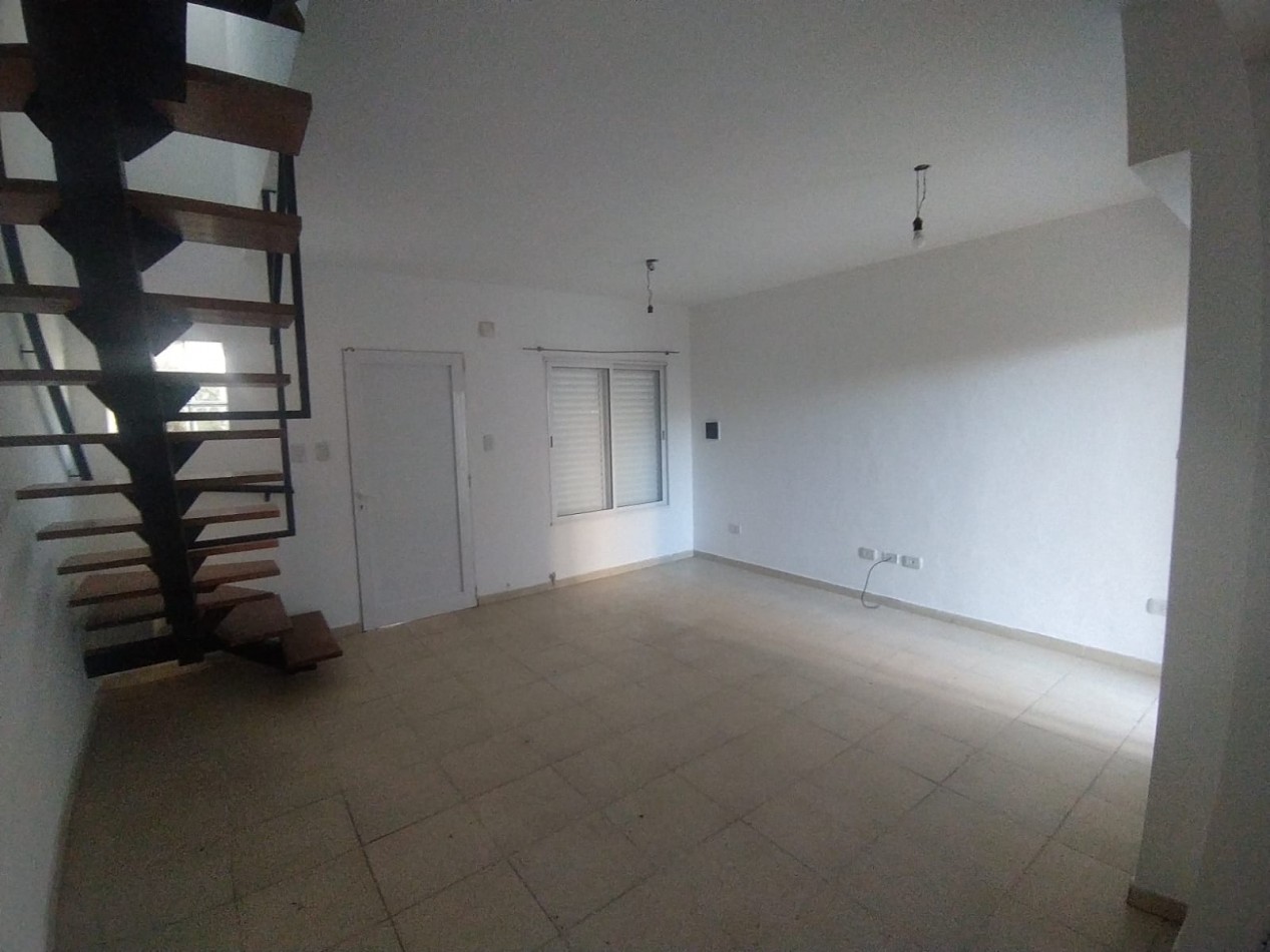 SE ALQUILA CASA EN BARRIO LA CAÑADA