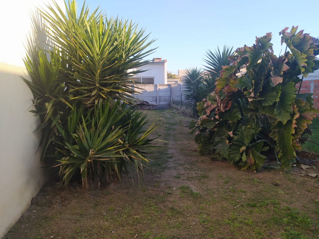 SE ALQUILA CASA EN BARRIO LA CAÑADA