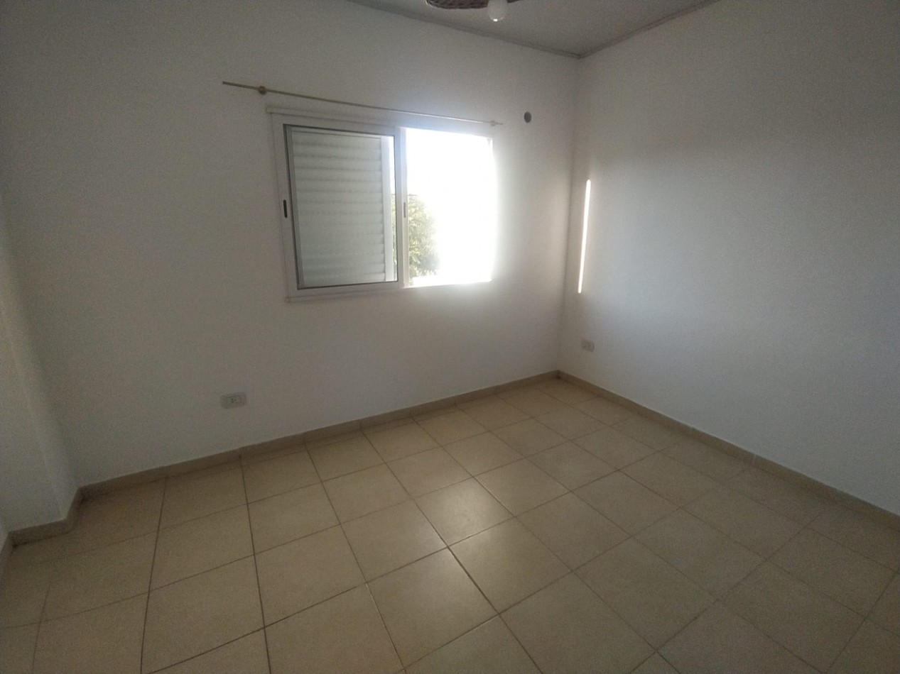 SE ALQUILA CASA EN BARRIO LA CAÑADA