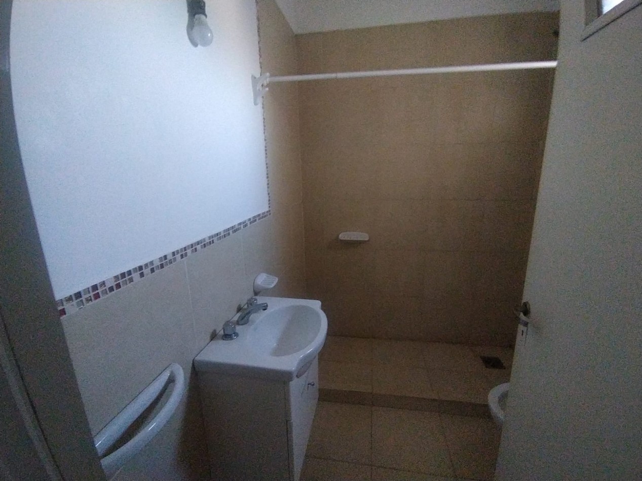 SE ALQUILA CASA EN BARRIO LA CAÑADA