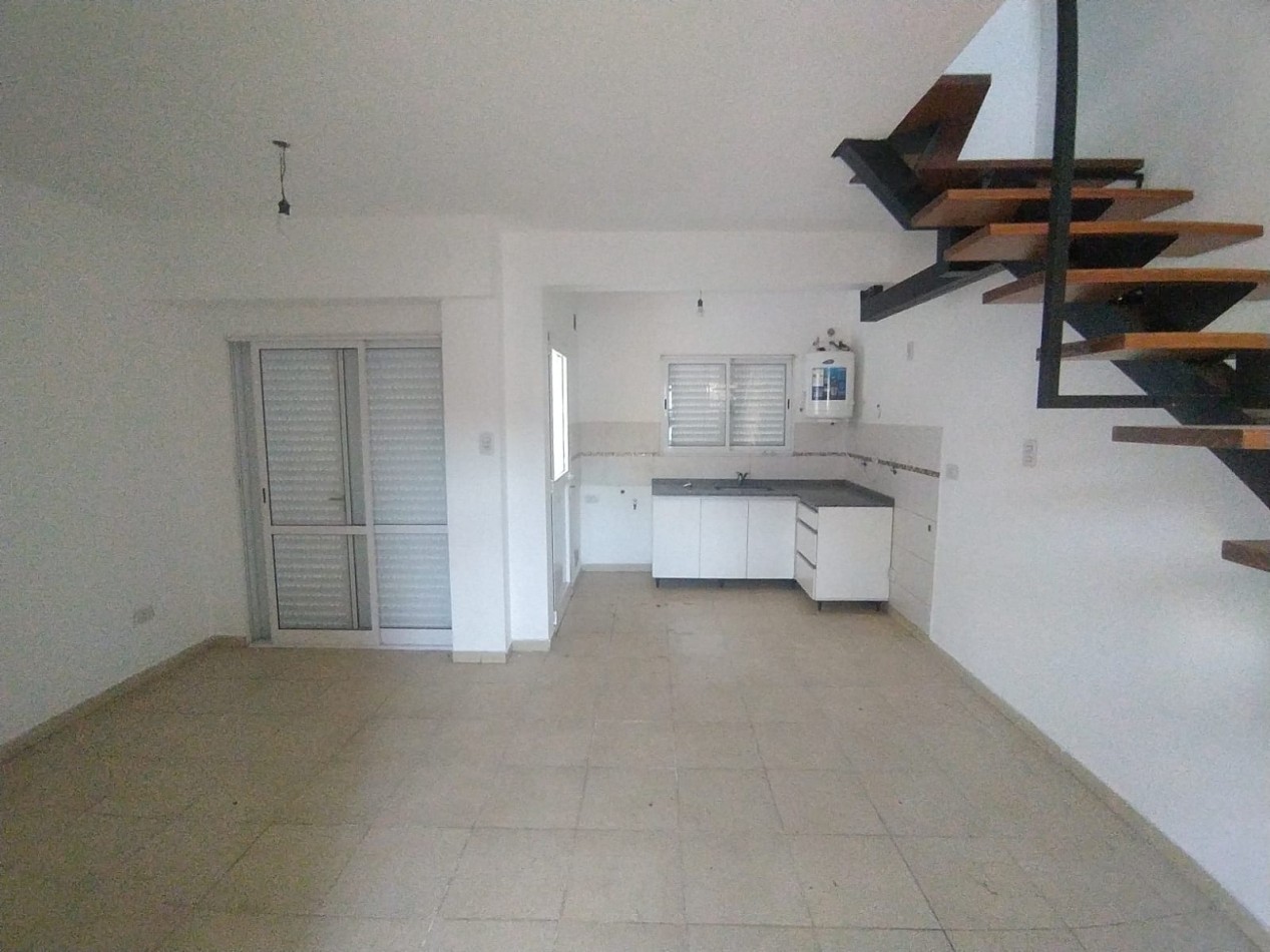 SE ALQUILA CASA EN BARRIO LA CAÑADA