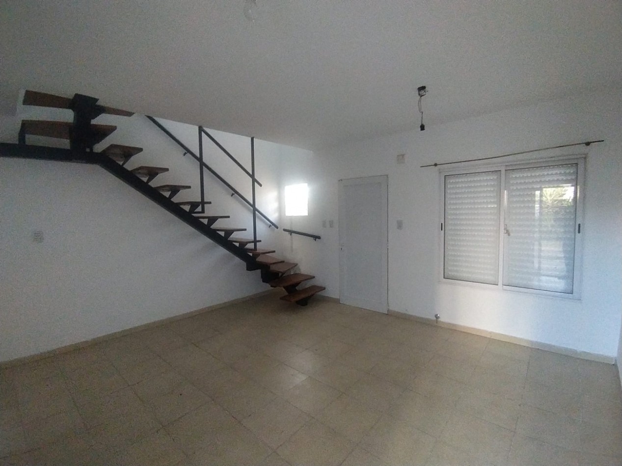 SE ALQUILA CASA EN BARRIO LA CAÑADA