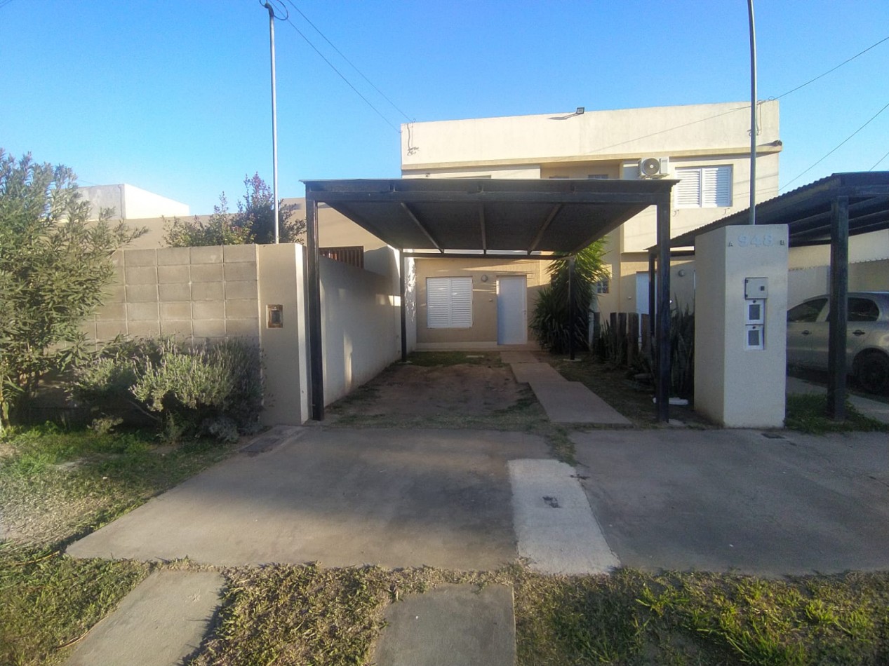 SE ALQUILA CASA EN BARRIO LA CAÑADA