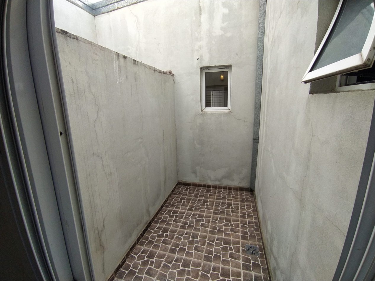 SE ALQUILA DPTO 1 DORM EN B° 9 DE JULIO