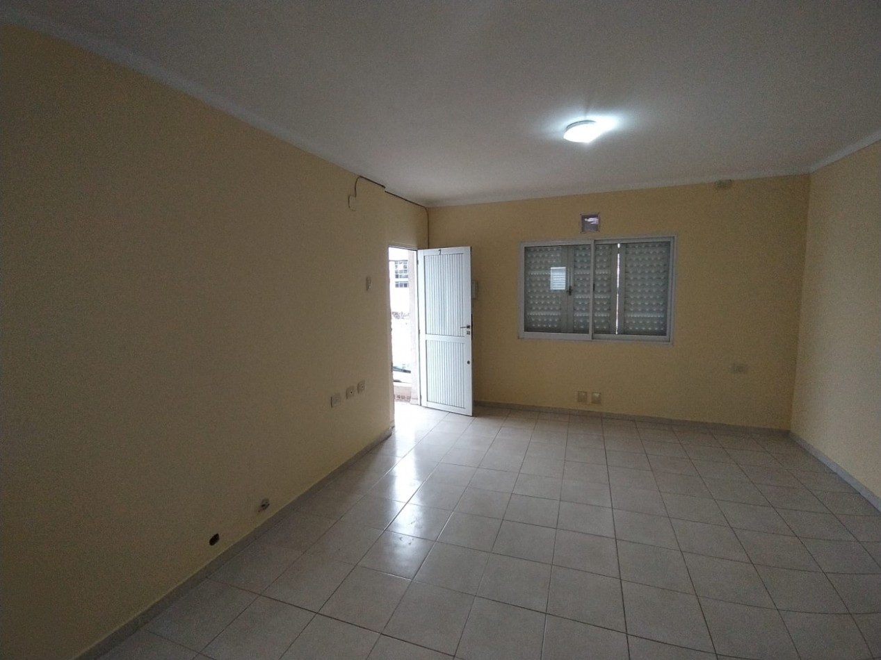 SE ALQUILA DPTO 1 DORM EN B° 9 DE JULIO