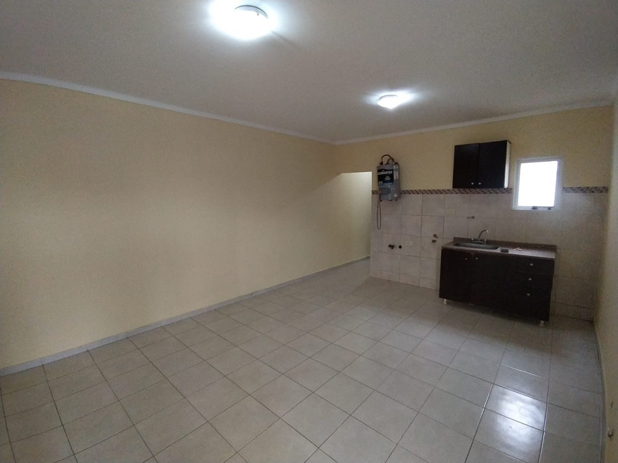 SE ALQUILA DPTO 1 DORM EN B° 9 DE JULIO