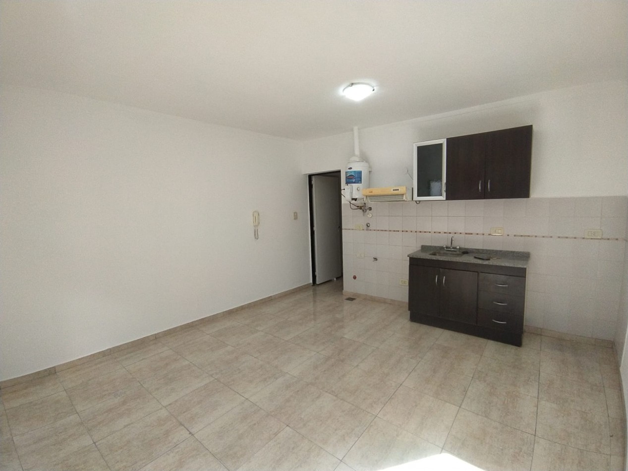SE ALQUILA DPTO 2 DORM CON COCHERA 