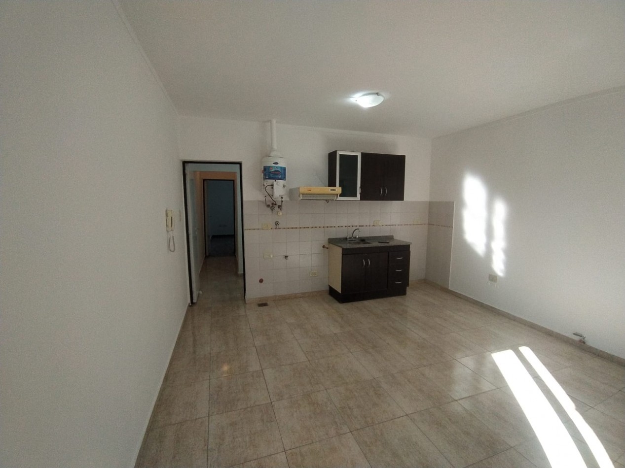 SE ALQUILA DPTO 2 DORM CON COCHERA 