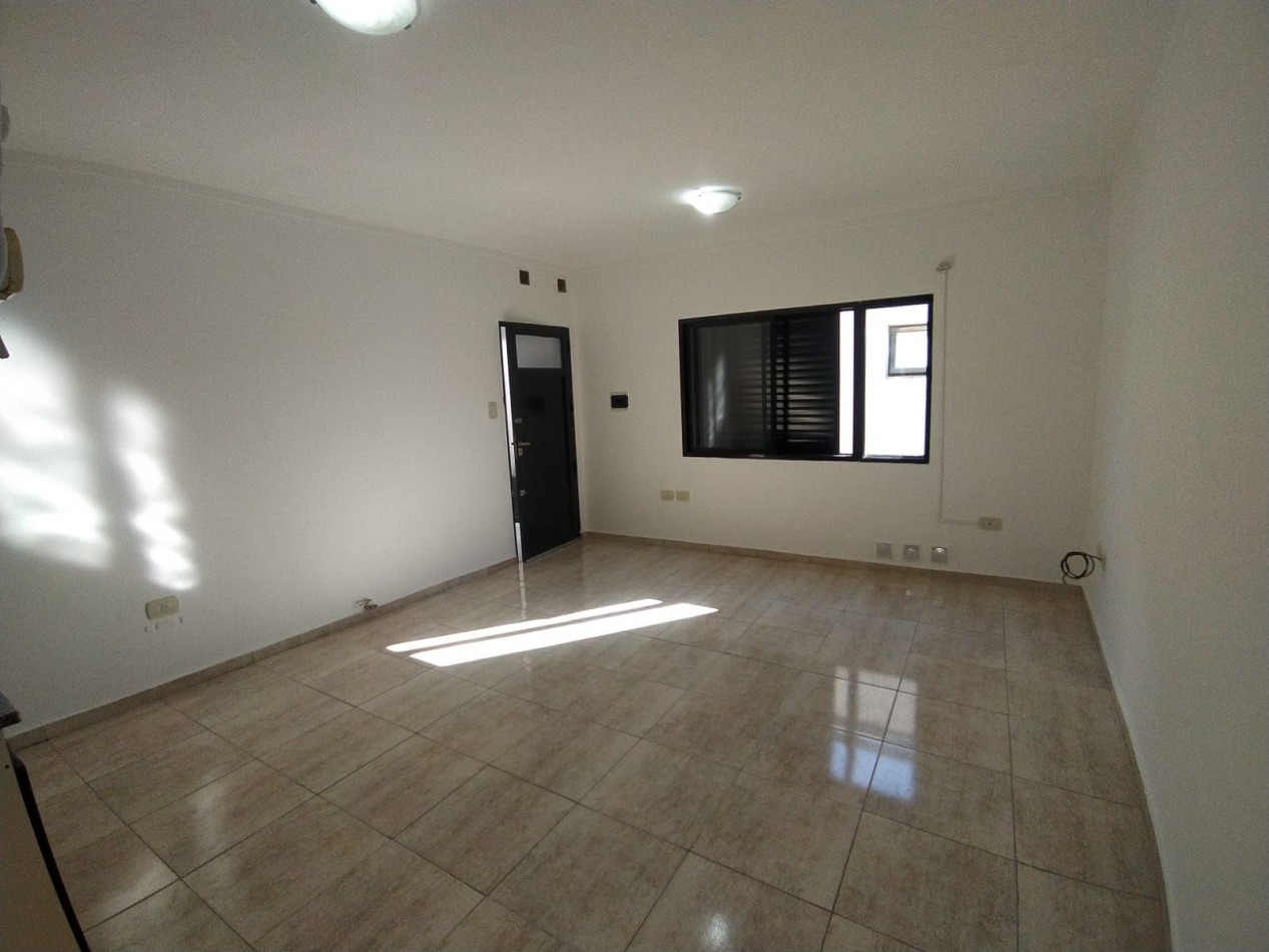 SE ALQUILA DPTO 2 DORM CON COCHERA 