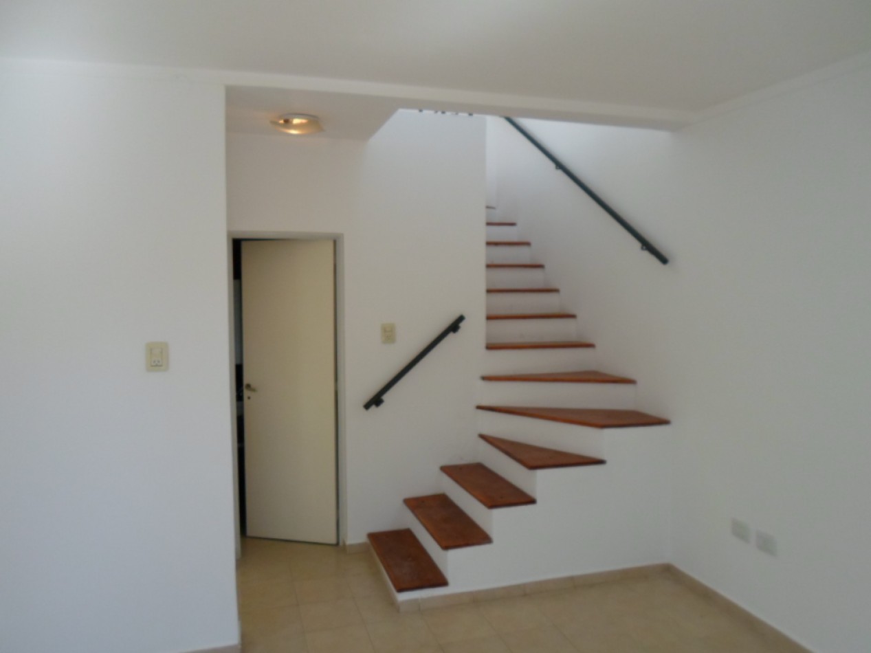SE ALQUILA CASA EN BARRIO BELGRANO