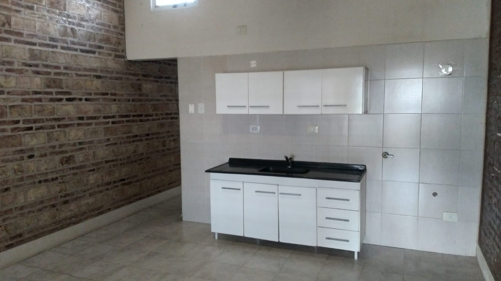 SE ALQUILA CASA PH EN BARRIO LOS ARCES