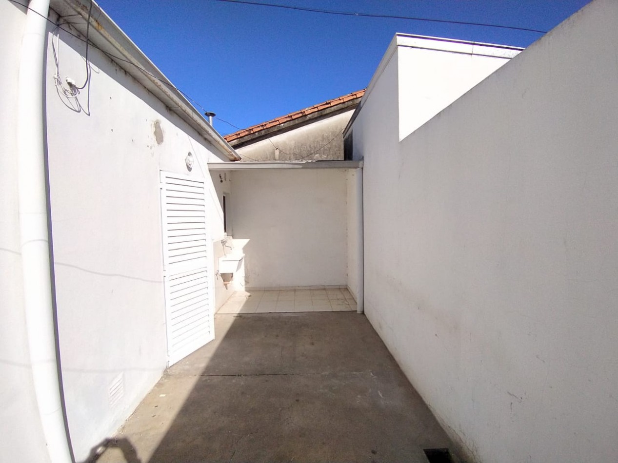 SE ALQUILA CASA DE 3 DORMITORIOS