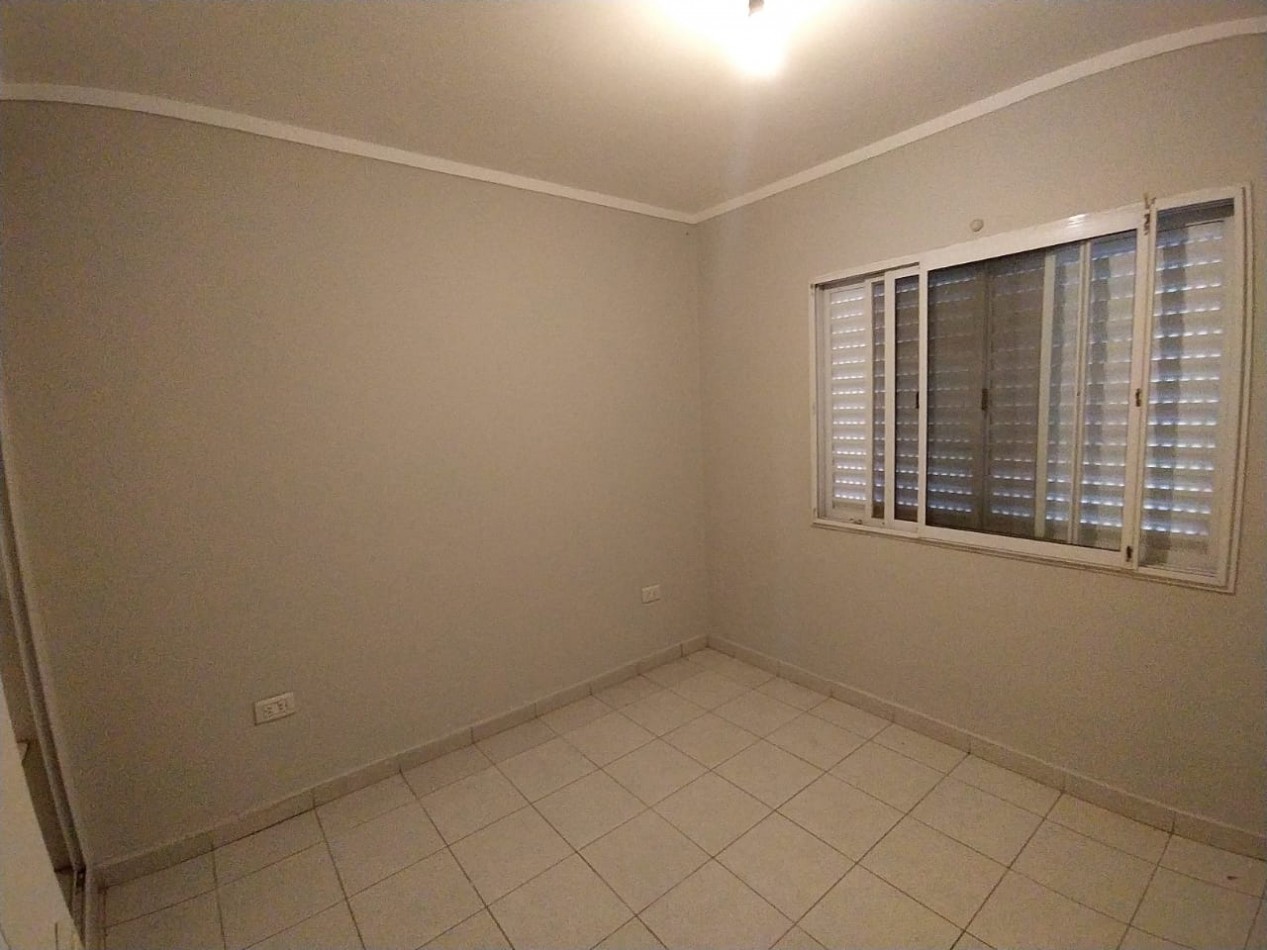 SE ALQUILA CASA DE 3 DORMITORIOS