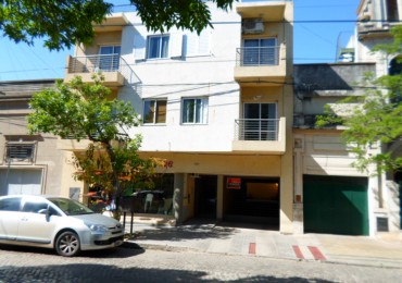 SE ALQUILA DPTO 2 DORM CENTRICO