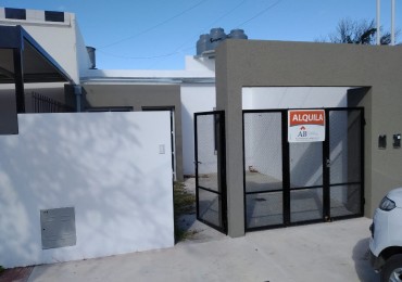 SE ALQUILA CASA 1 DORM EN B| SARMIENTO